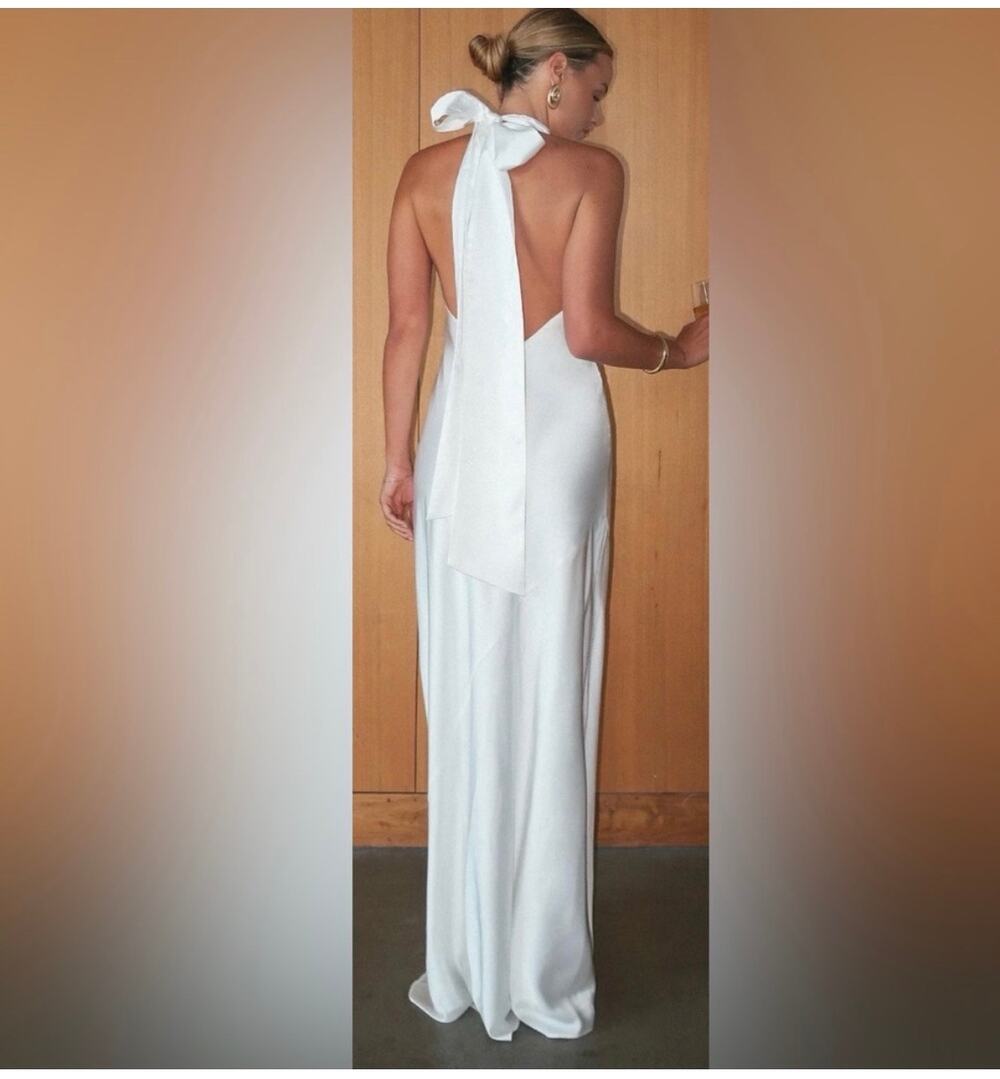 NWOT white Show Me Your MuMu Lisa Maxi Dress,
Size XS